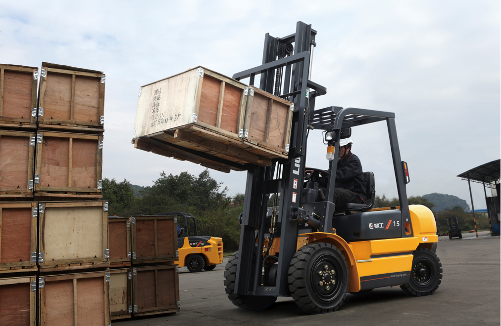 giá thuê xe nâng hàng Komatsu