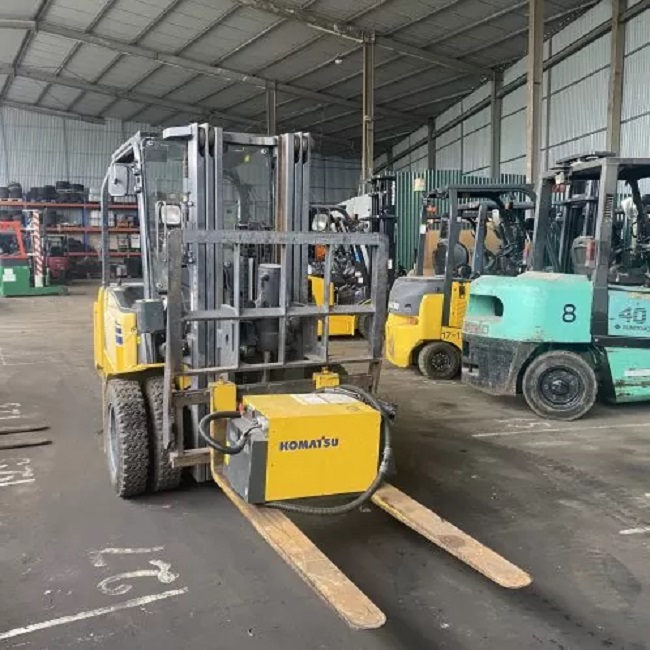 Xe Nâng Đang Chạy Bị Kêu To, Bị Rơ Thì Xử Lý Ra Sao?