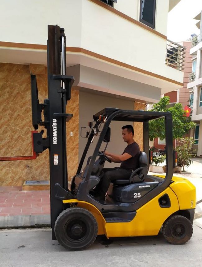 Xe Nâng Hàng Có Được Nâng Người Không?