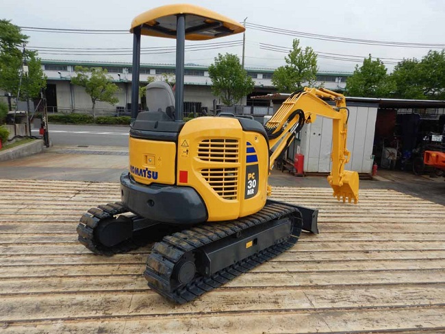 máy xúc đào bánh xích PC30MR-3