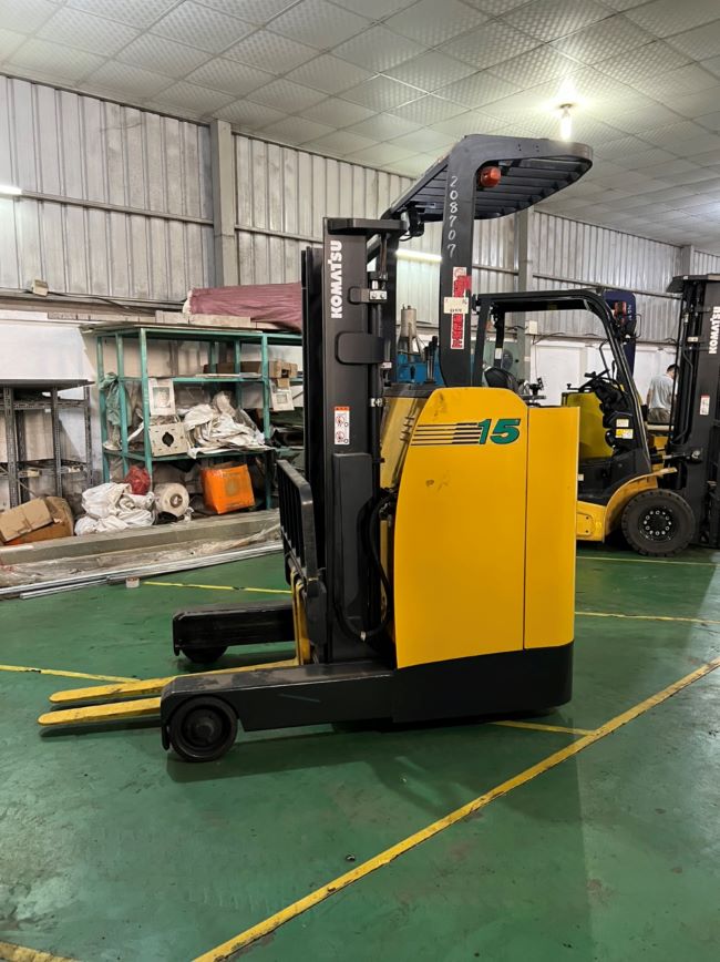top các loại xe nâng trong kho hàng