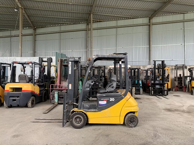 top các loại xe nâng trong kho hàng