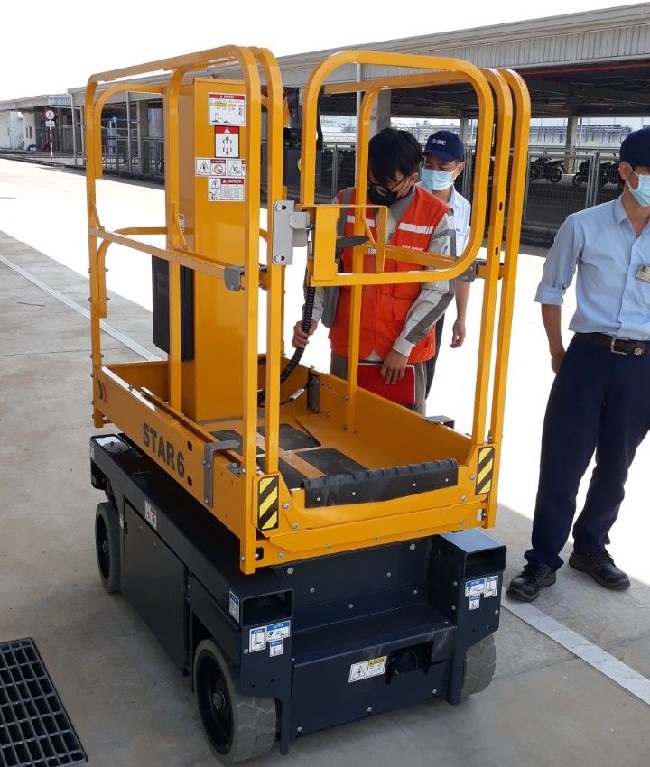 Xe nâng người đẩy tay là gì? Xe nâng người đẩy tay là gì?