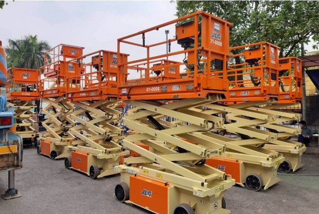 Xe nâng người mini là gì? Tổng hợp những công dụng của xe nâng người mini