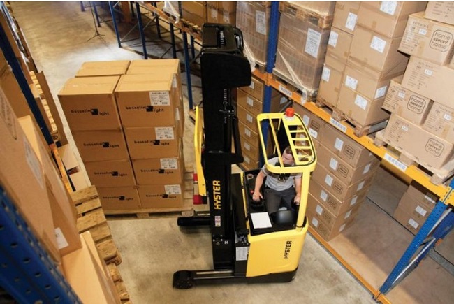 Xe Nâng 3 Chiều Là Gì? Đặc Điểm Của Xe Và Phương Thức Vận Hành